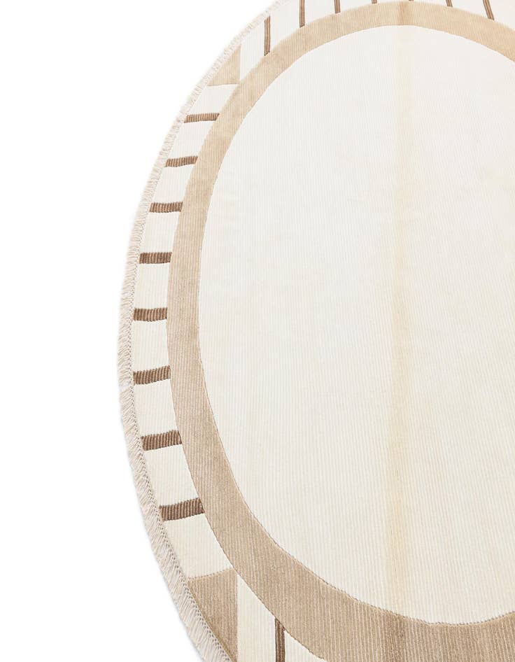 Detail image of  6' 6 x 6' 6  Hand Knotted Darya Wool Round Rug