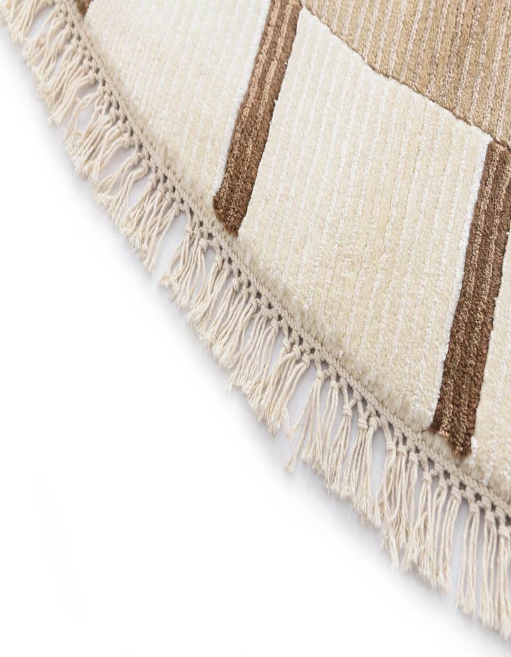 Detail image of  6' 6 x 6' 6  Hand Knotted Darya Wool Round Rug