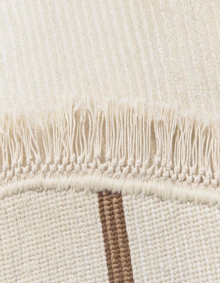 Detail image of  6' 6 x 6' 6  Hand Knotted Darya Wool Round Rug