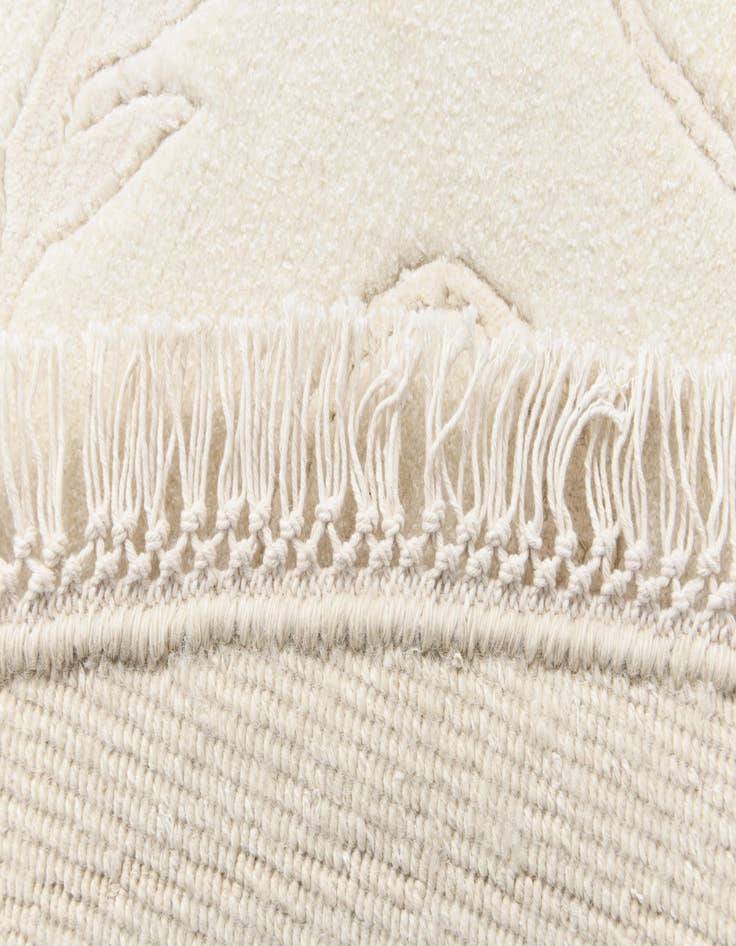 Detail image of  6' 7 x 6' 7  Hand Knotted Darya Wool Round Rug