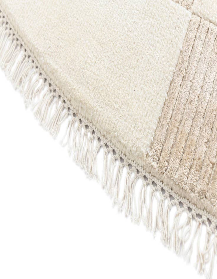 Detail image of  6' 6 x 6' 6  Hand Knotted Darya Wool Round Rug