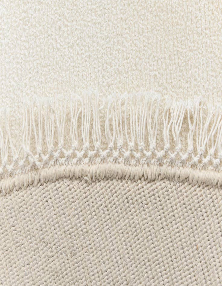 Detail image of  6' 6 x 6' 6  Hand Knotted Darya Wool Round Rug