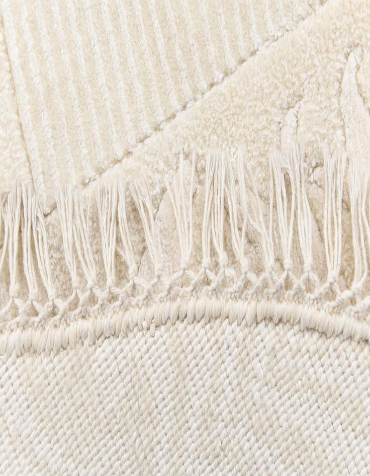 Detail image of  6' 6 x 6' 6  Hand Knotted Darya Wool Round Rug