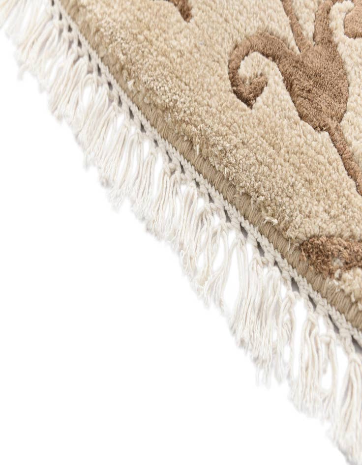 Detail image of  6' 7 x 6' 7  Hand Knotted Darya Wool Round Rug