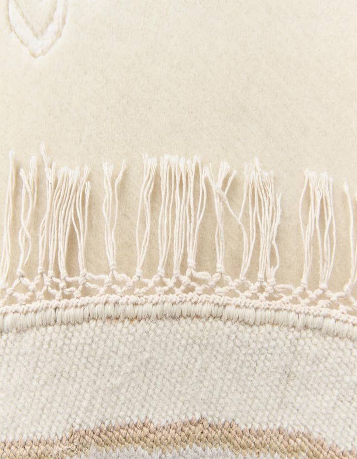 Detail image of  8' 1 x 8' 1  Hand Knotted Darya Wool Round Rug