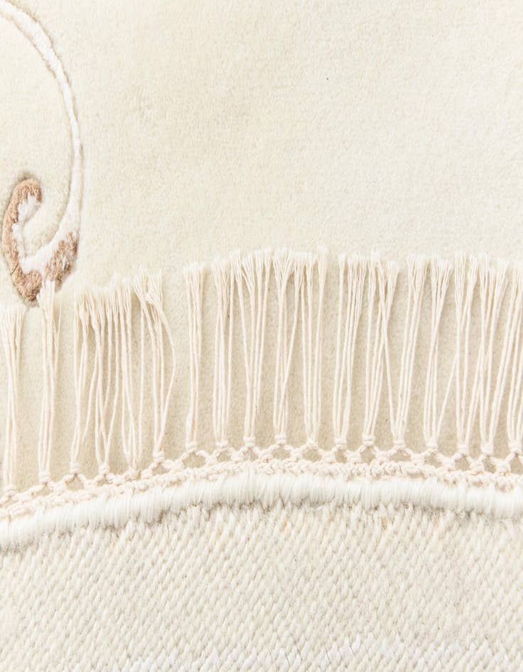 Detail image of  8' 3 x 8' 3  Hand Knotted Darya Wool Round Rug