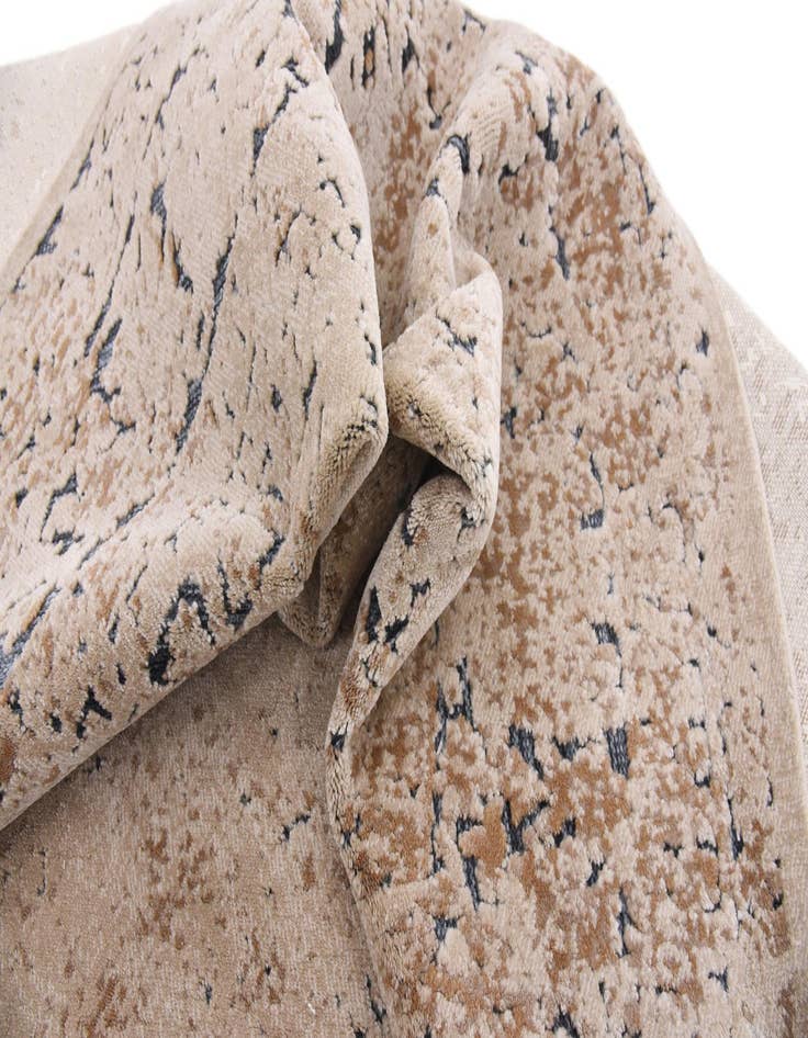 Detail image of  7' 10 x 7' 10 Eliza Round Rug