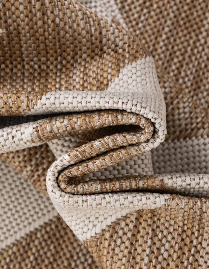 Detail image of  4' x 4'  Washable Jill Zarin Napa Indoor / Outdoor Round Rug