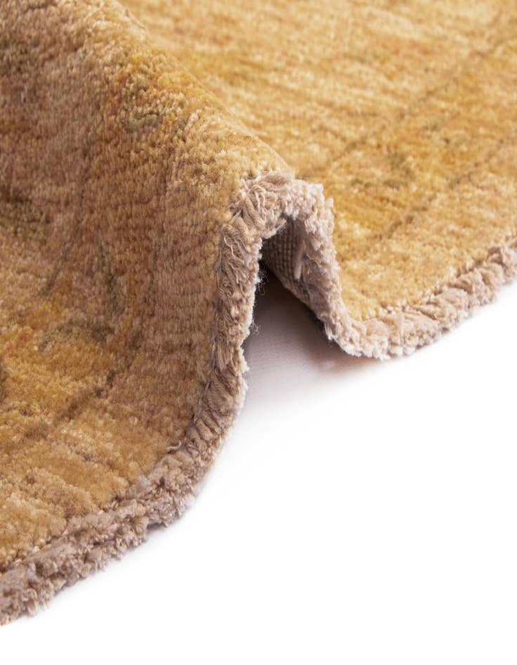 Detail image of  8' 1 x 8' 2 Kaizar Wool Round Rug