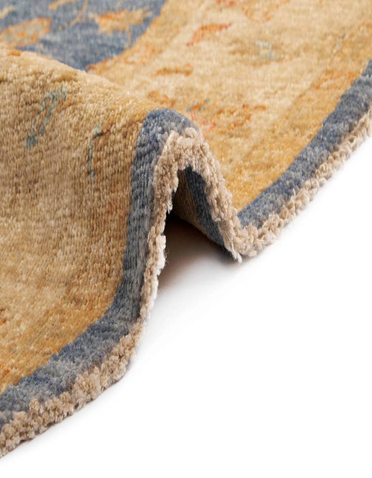 Detail image of  4' 10 x 4' 10 Kaizar Wool Round Rug