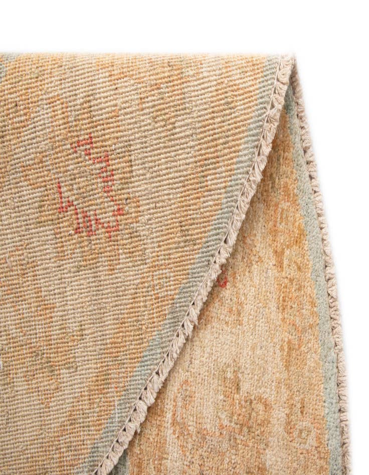 Detail image of  4' 9 x 4' 10 Kaizar Wool Round Rug