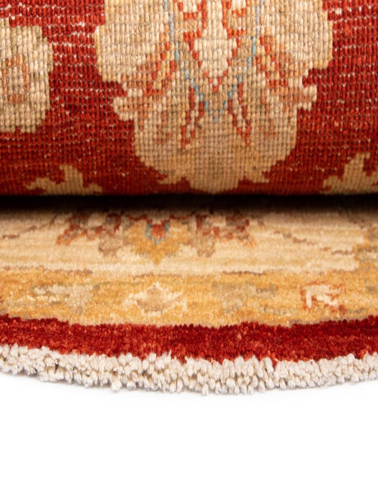 Detail image of  4' 7 x 5' Kaizar Round Rug