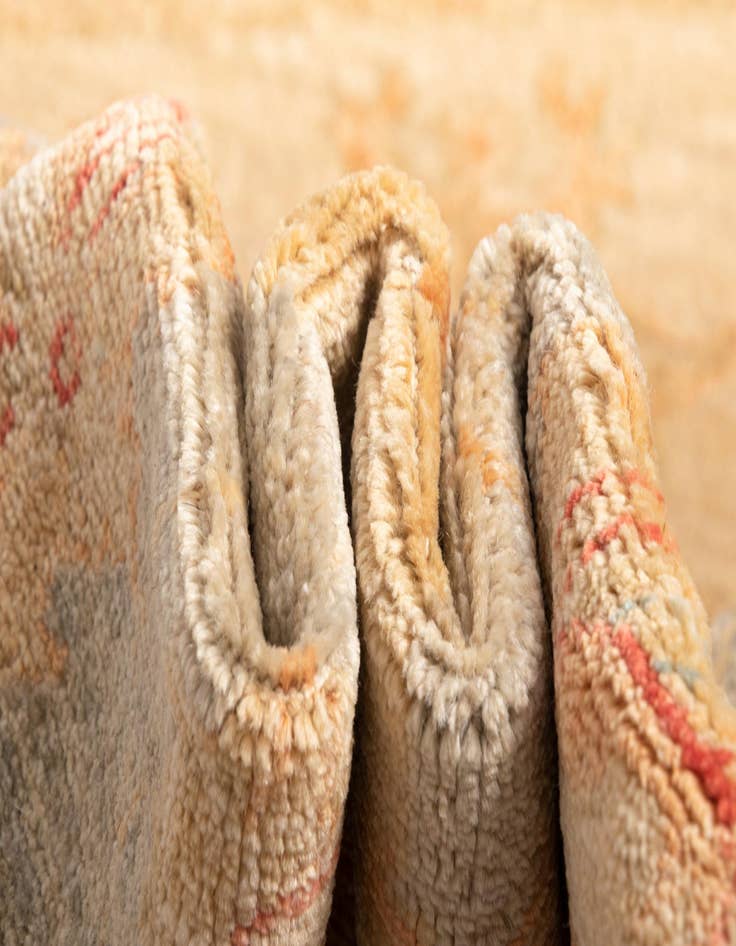 Detail image of  6' 6 x 6' 8 Kaizar Wool Round Rug