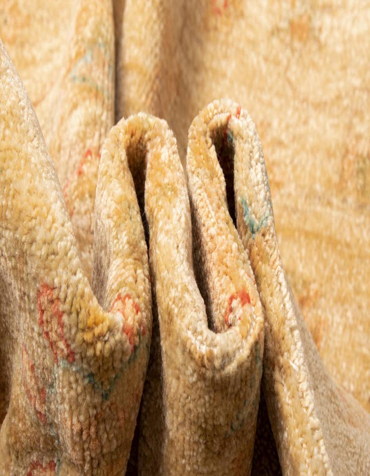 Detail image of  6' 7 x 6' 7 Kaizar Wool Round Rug