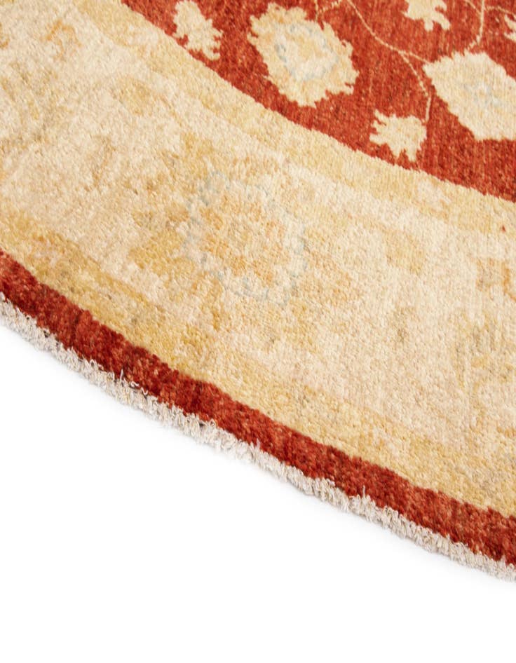 Detail image of  6' 7 x 6' 8 Kaizar Wool Round Rug