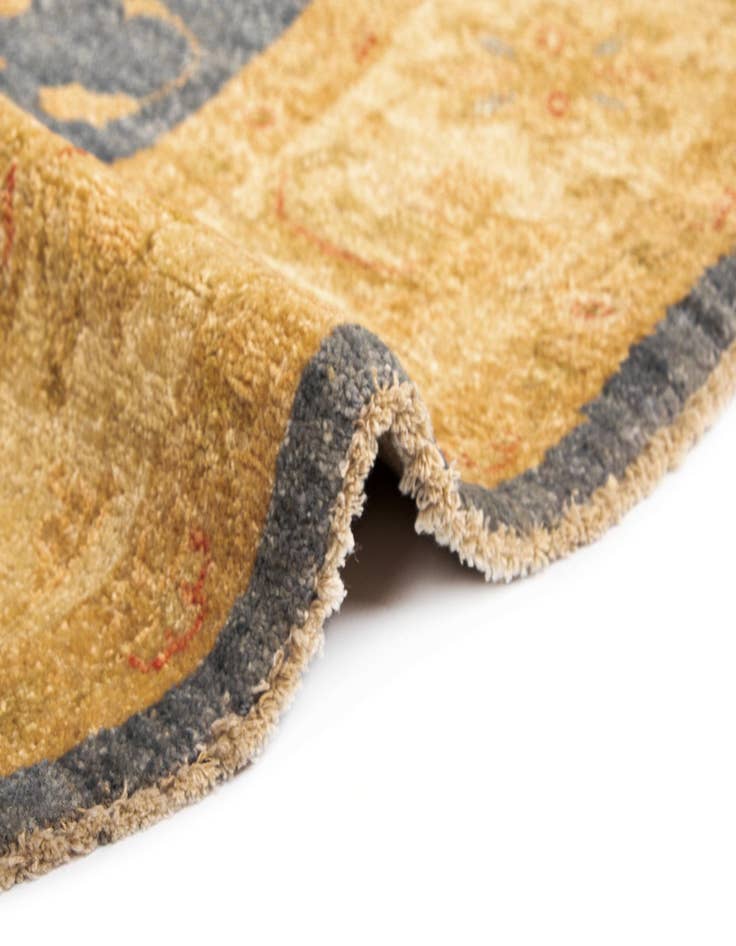 Detail image of  6' 5 x 6' 8 Kaizar Wool Round Rug