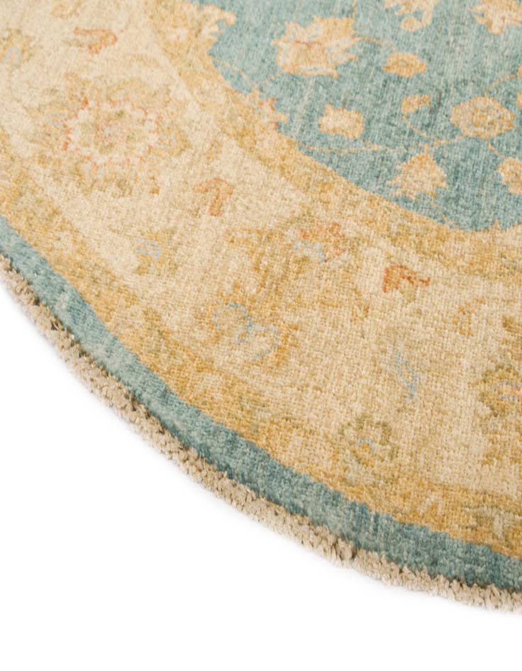 Detail image of  4' 9 x 4' 11 Kaizar Wool Round Rug