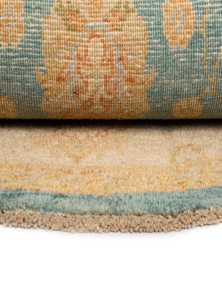 Detail image of  4' 9 x 4' 11 Kaizar Wool Round Rug