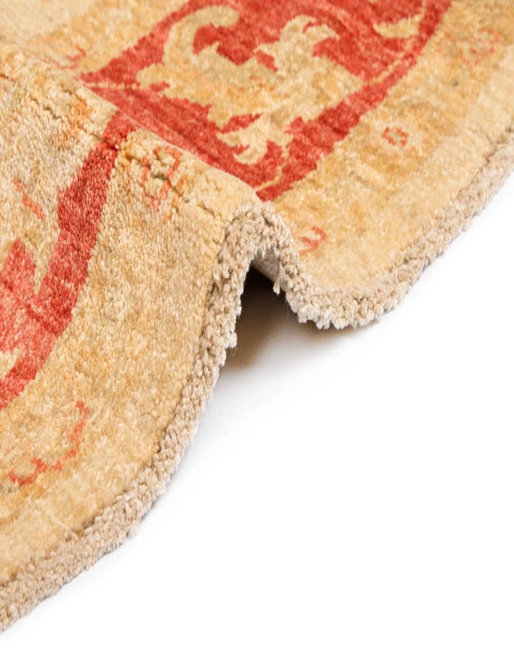 Detail image of  6' 6 x 6' 7 Kaizar Wool Round Rug