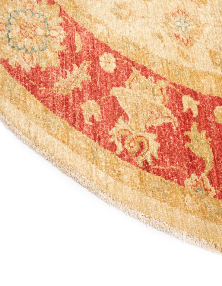 Detail image of  6' 6 x 6' 7 Kaizar Wool Round Rug