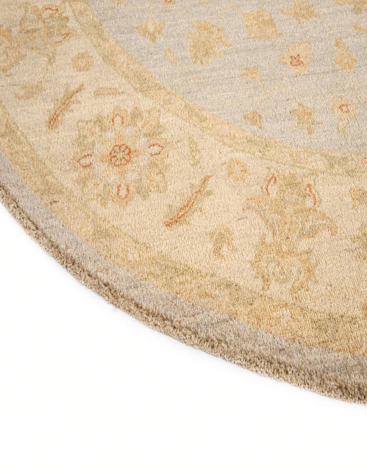 Detail image of  6' 9 x 6' 10 Kaizar Wool Round Rug