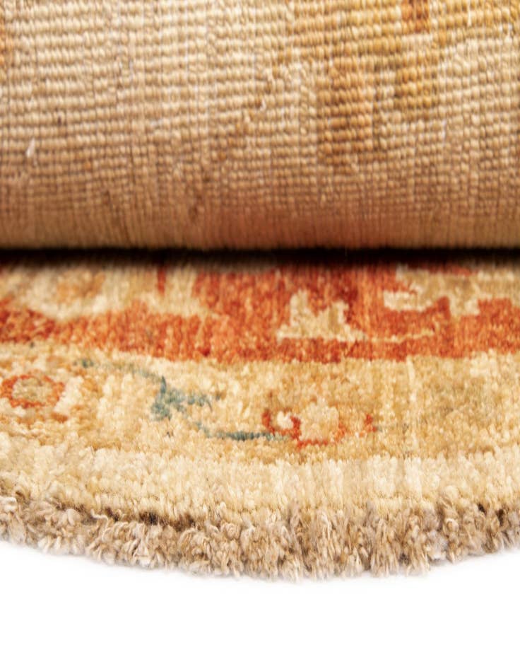 Detail image of  6' 7 x 6' 8 Kaizar Wool Round Rug