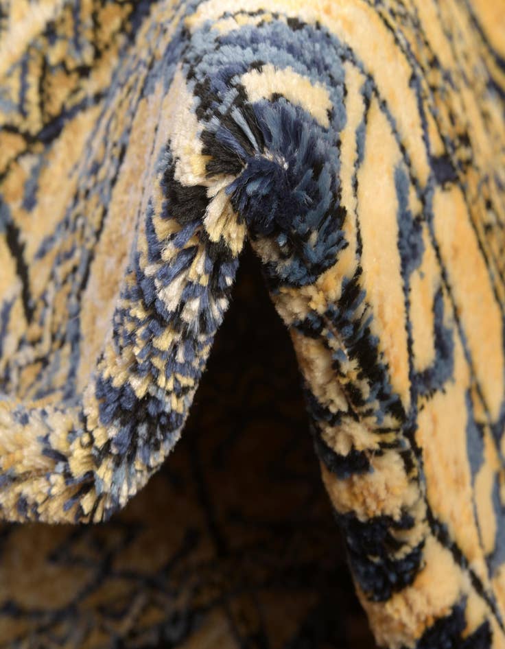 Detail image of  5' 3 x 5' 3 Kennedy Round Rug