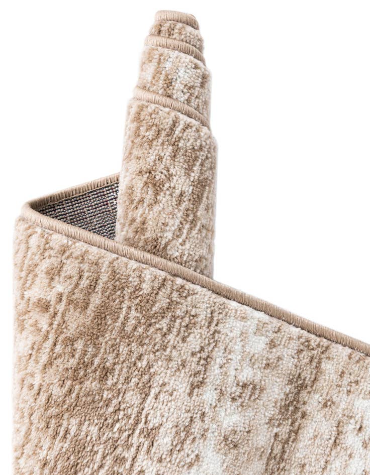 Detail image of  7' 10 x 7' 10 Laguna Round Rug