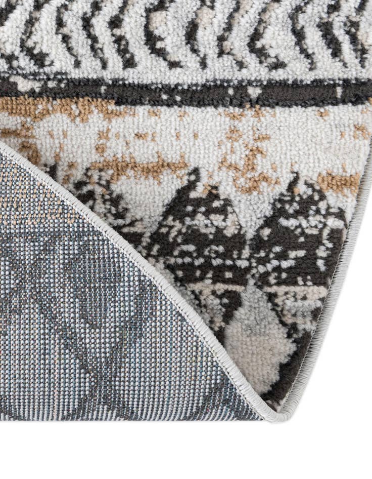 Detail image of  3' 3 x 3' 3 Leipzig Round Rug