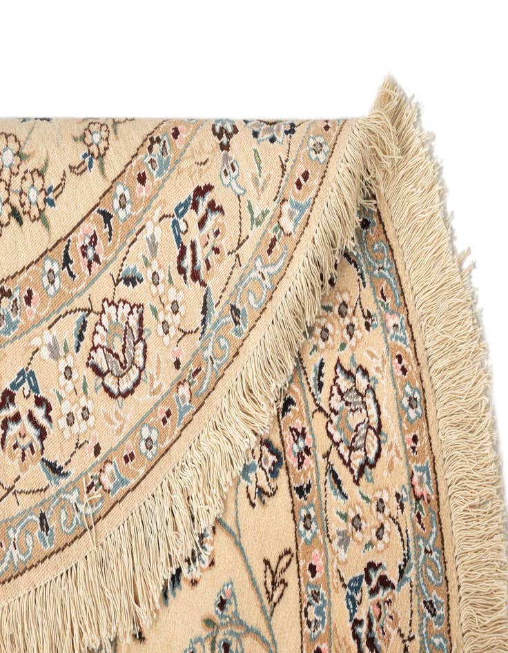 Detail image of  4' 11 x 4' 11 Nain Wool Round Rug