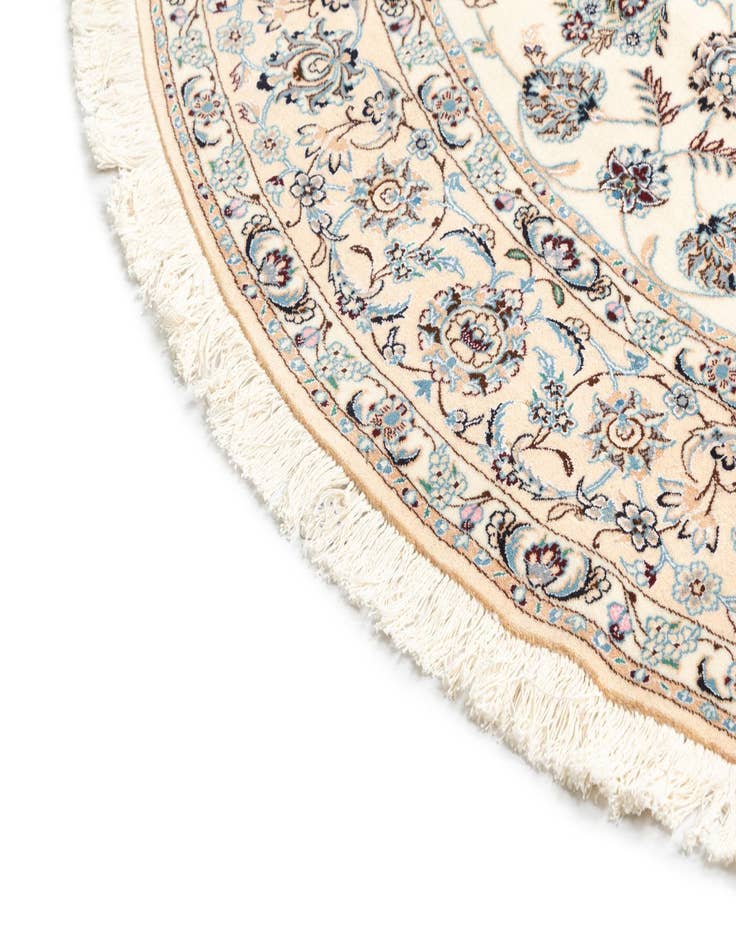 Detail image of  6' 6 x 6' 7 Nain Round Rug