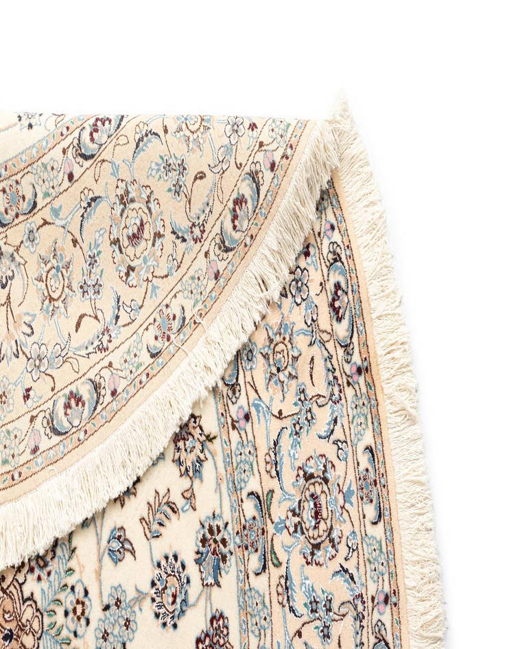 Detail image of  6' 6 x 6' 7 Nain Round Rug