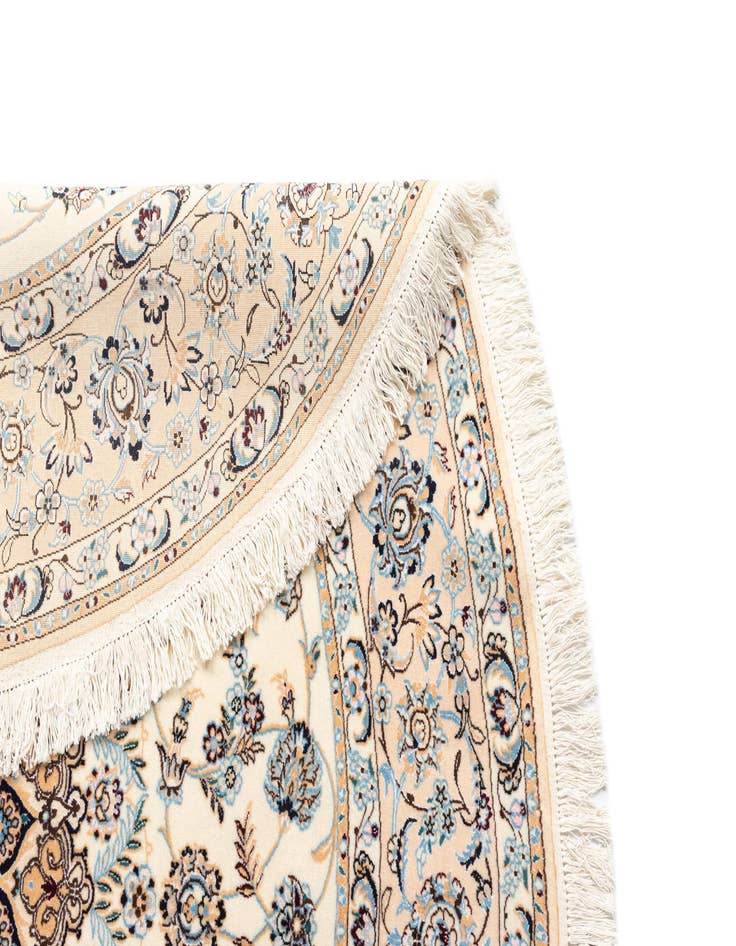 Detail image of  6' 6 x 6' 7 Nain Round Rug