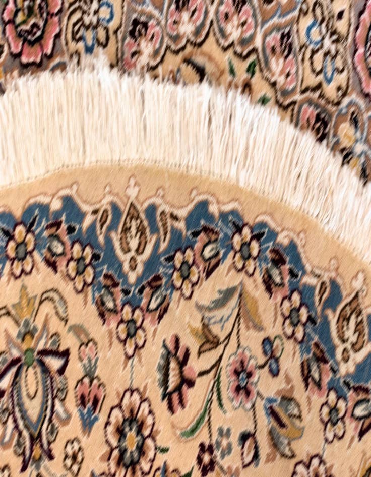 Detail image of  4' 11 x 4' 11 Nain Round Rug