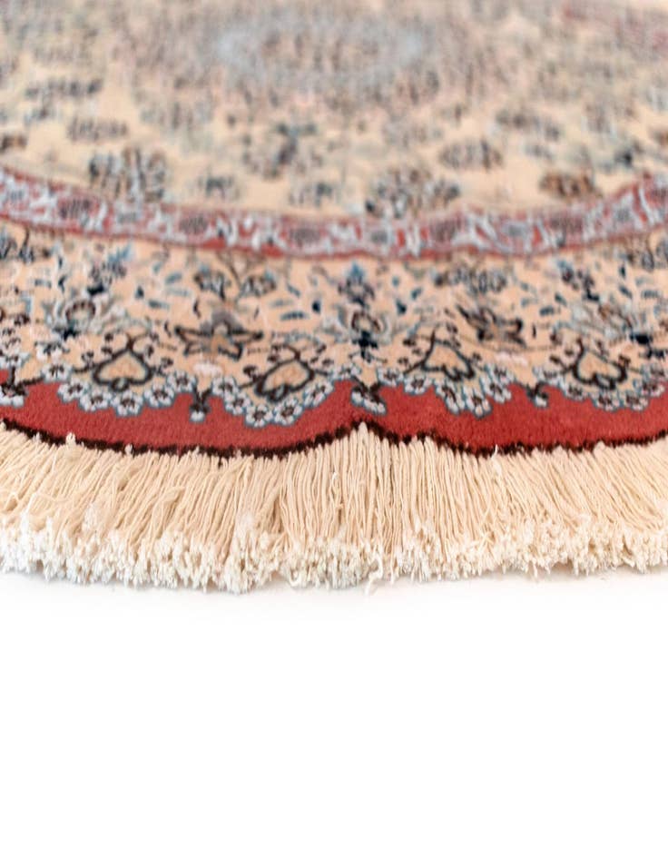 Detail image of  5' 3 x 5' 3 Nain Round Rug