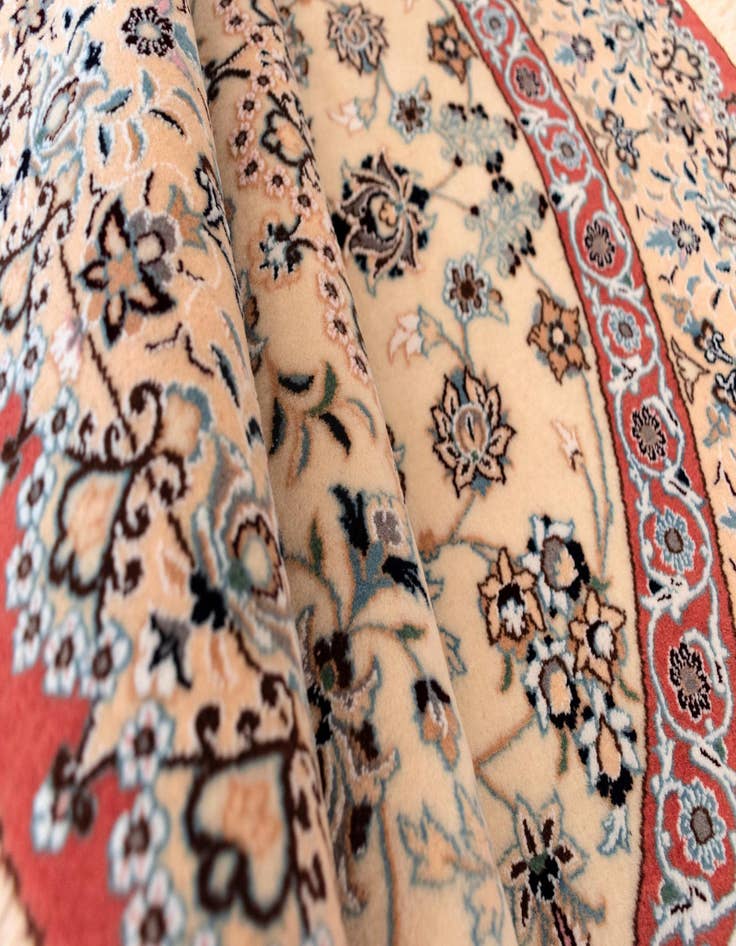Detail image of  5' 3 x 5' 3 Nain Round Rug