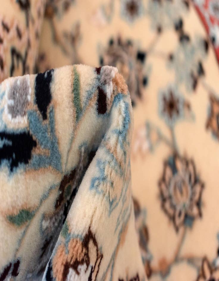 Detail image of  5' 3 x 5' 3 Nain Round Rug