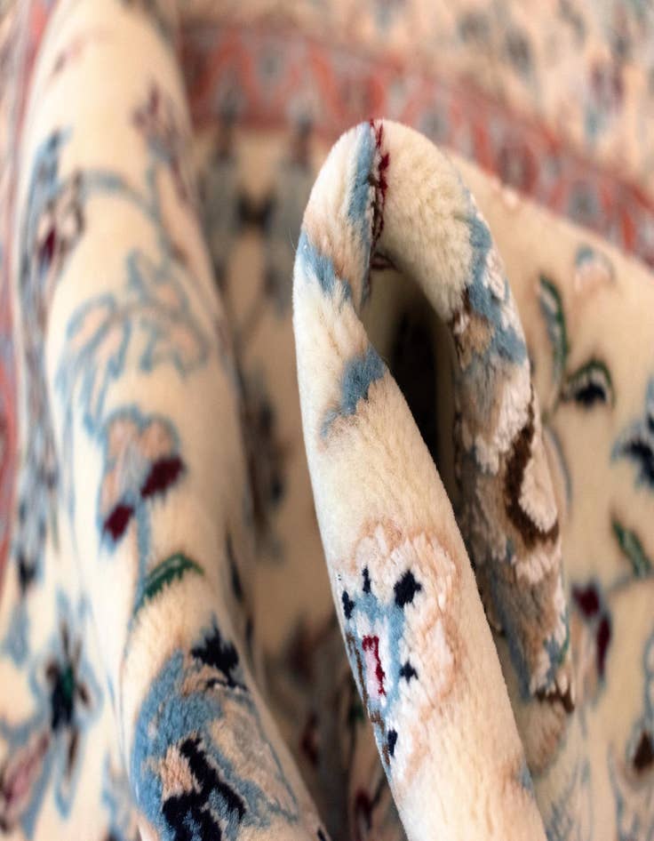 Detail image of  5' 3 x 5' 3 Nain Round Rug