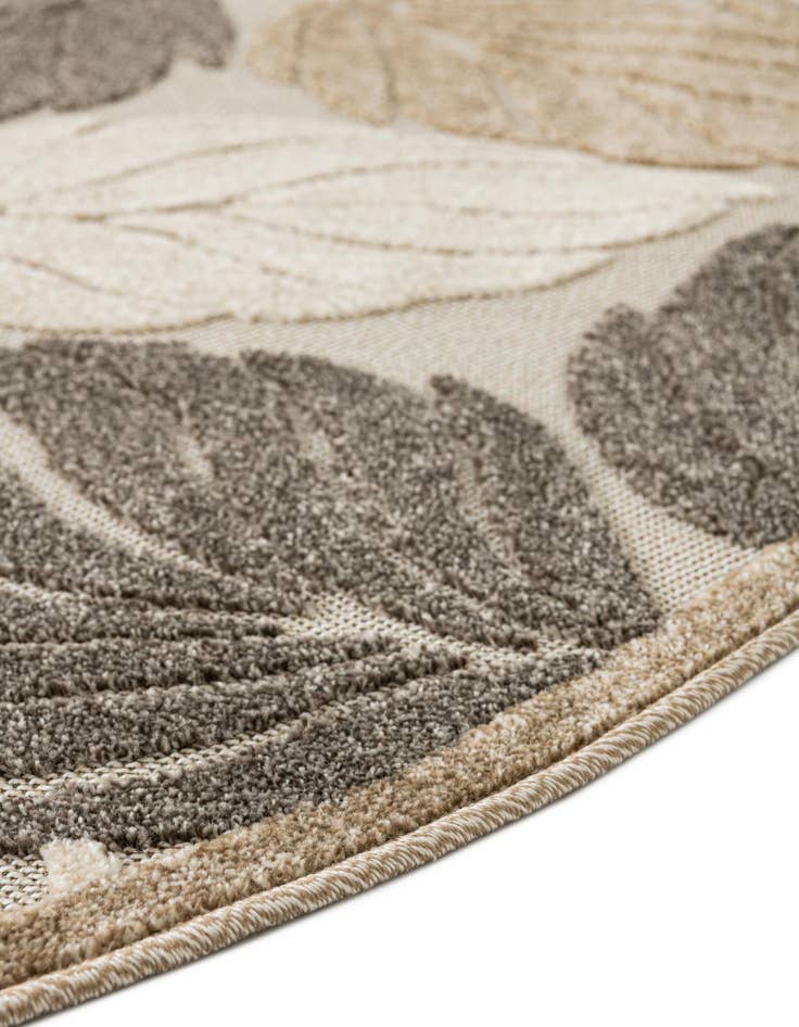 Detail image of  5' 3 x 5' 3  Washable Botanical Indoor / Outdoor Round Rug