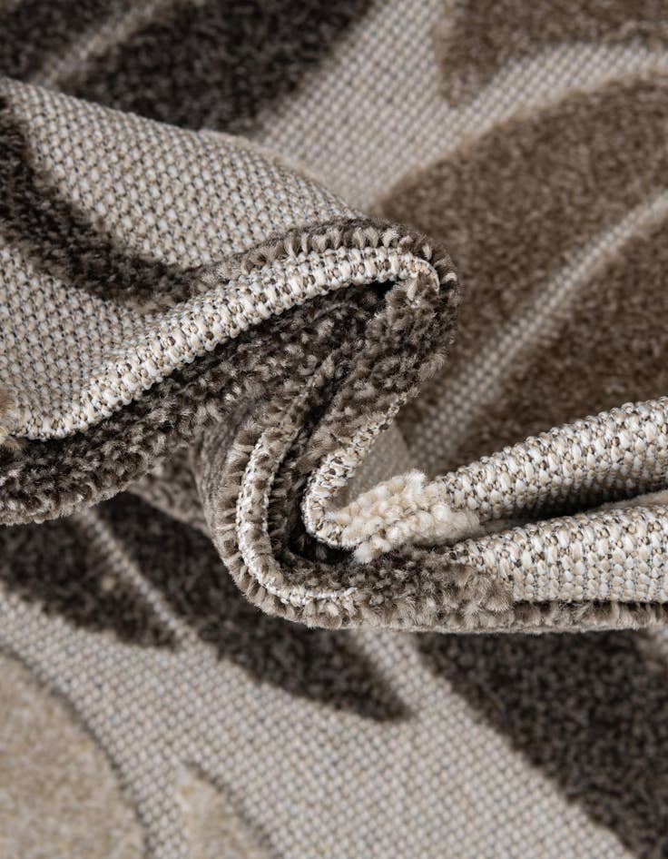 Detail image of  5' 3 x 5' 3  Washable Botanical Indoor / Outdoor Round Rug