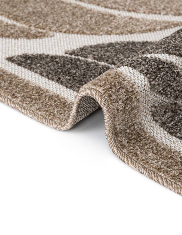 Detail image of  5' 3 x 5' 3  Washable Botanical Indoor / Outdoor Round Rug