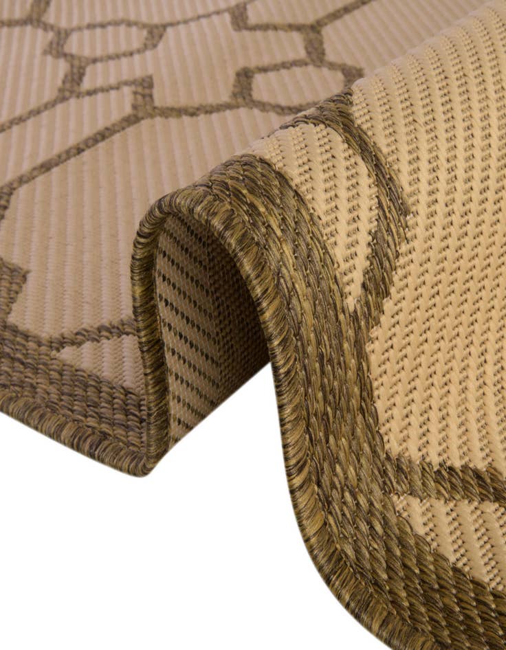 Detail image of  6' x 6'  Washable Lattice Indoor / Outdoor Round Rug