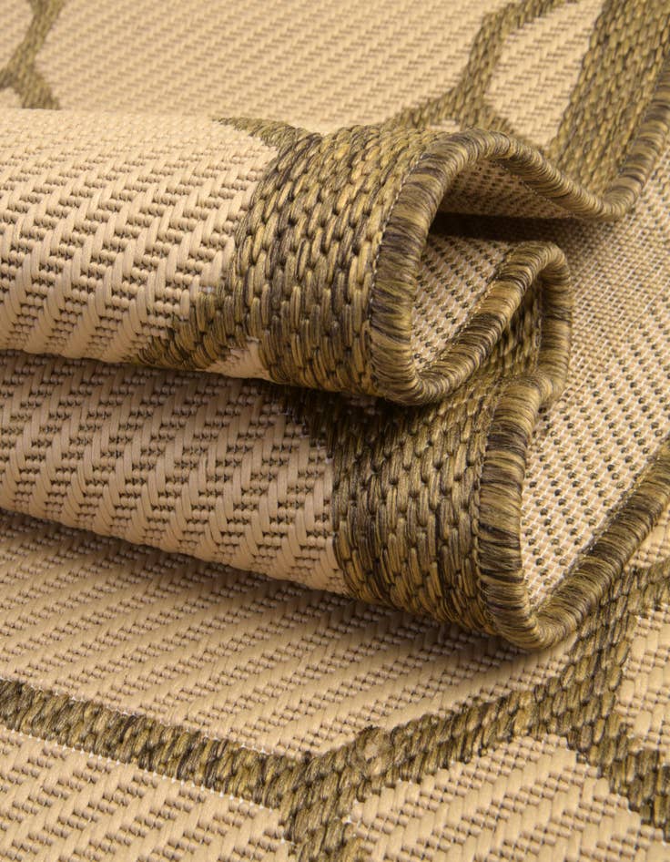 Detail image of  6' x 6'  Washable Lattice Indoor / Outdoor Round Rug