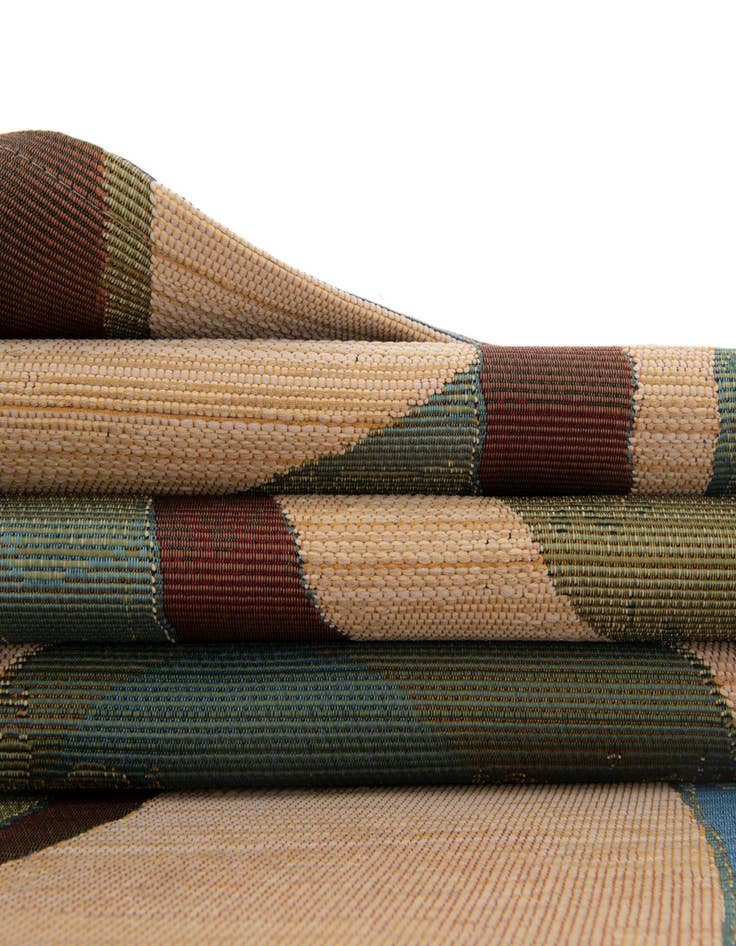 Detail image of  8' x 8'  Washable Modern Indoor / Outdoor Round Rug