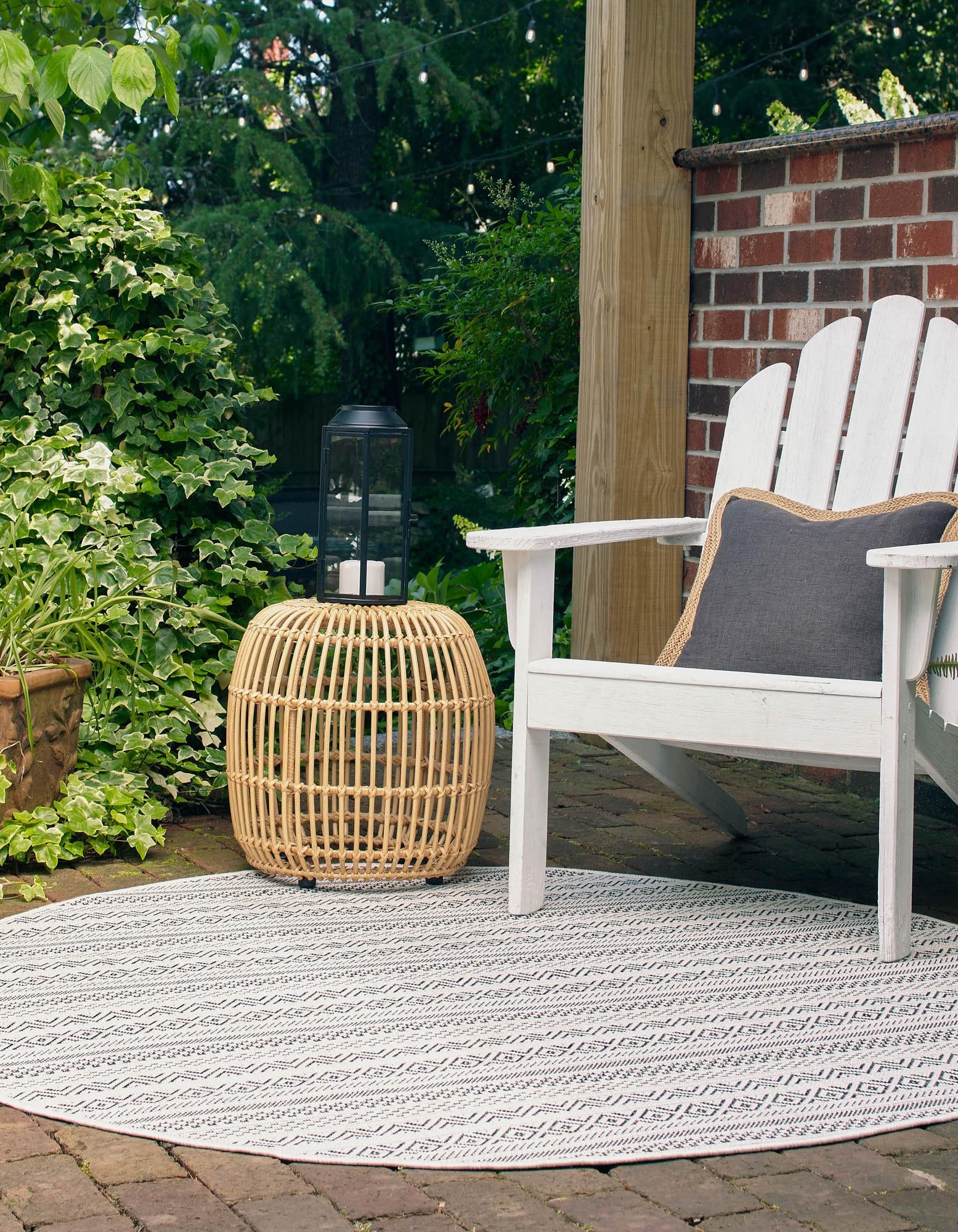 Beige 5' 3 x 5' 3 Ribbon Indoor / Outdoor Round Rug | Rugs.com