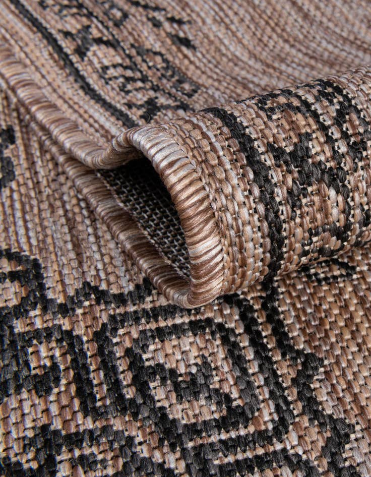 Detail image of  12' x 12'  Washable Traditional Indoor / Outdoor Round Rug