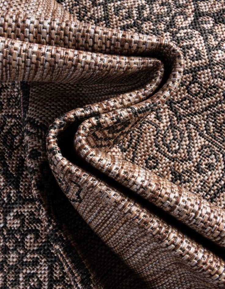 Detail image of  12' x 12'  Washable Traditional Indoor / Outdoor Round Rug