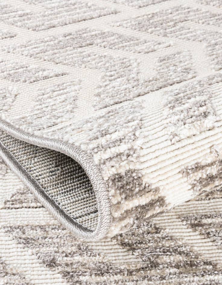 Detail image of  8' x 8'  Washable Sabrina Soto Aston Indoor / Outdoor Round Rug