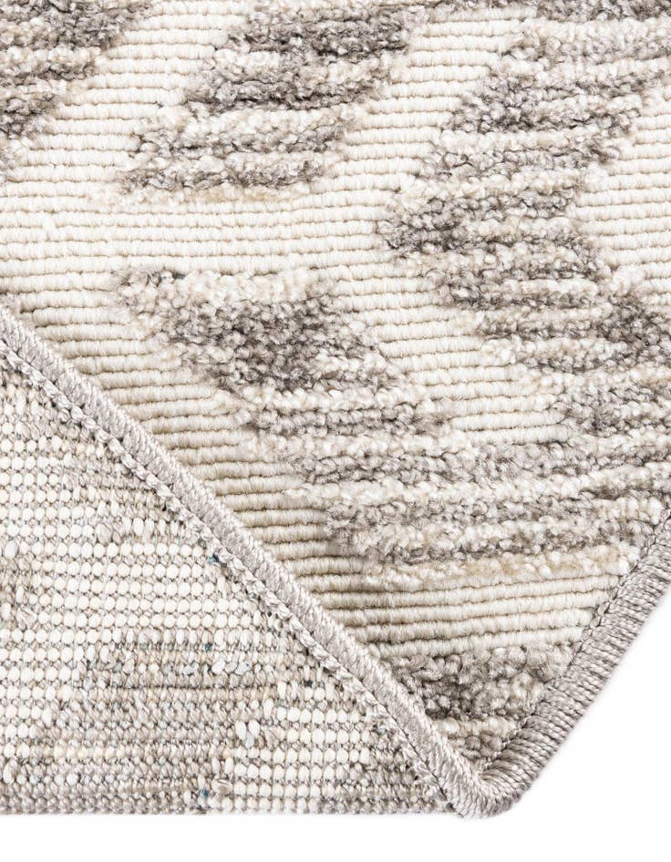 Detail image of  8' x 8'  Washable Sabrina Soto Aston Indoor / Outdoor Round Rug