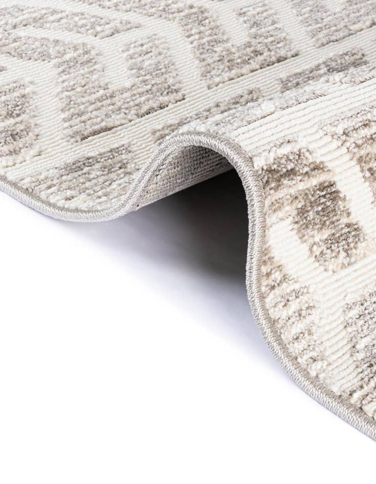 Detail image of  8' x 8'  Washable Sabrina Soto Aston Indoor / Outdoor Round Rug